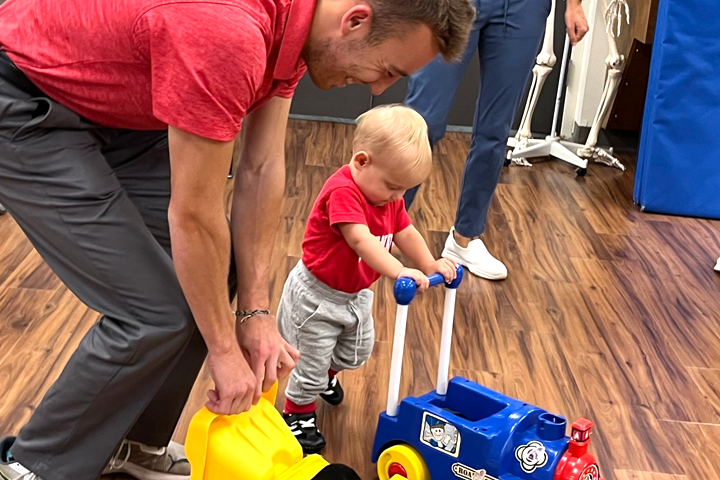 DPT students observe pediatric movement using push toys