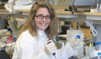 Laura Knoll enjoying her lab work